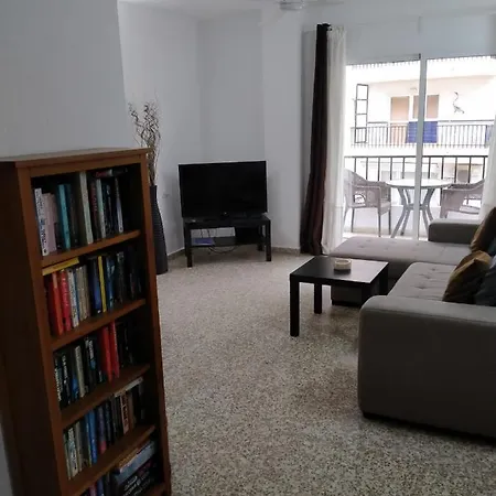 Spacious 1 Bedroom Apartment, Centre 3i 아파트 네르하