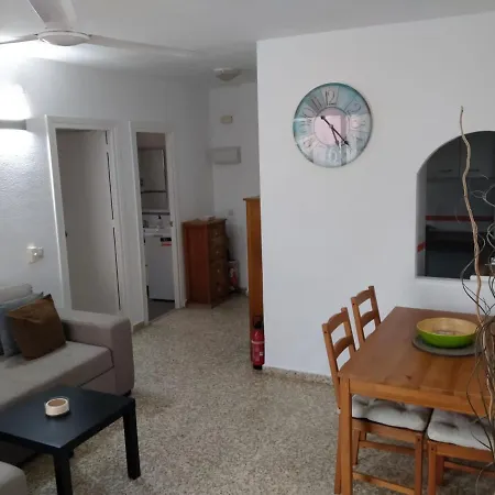 Spacious 1 Bedroom Apartment, Centre 3i 네르하